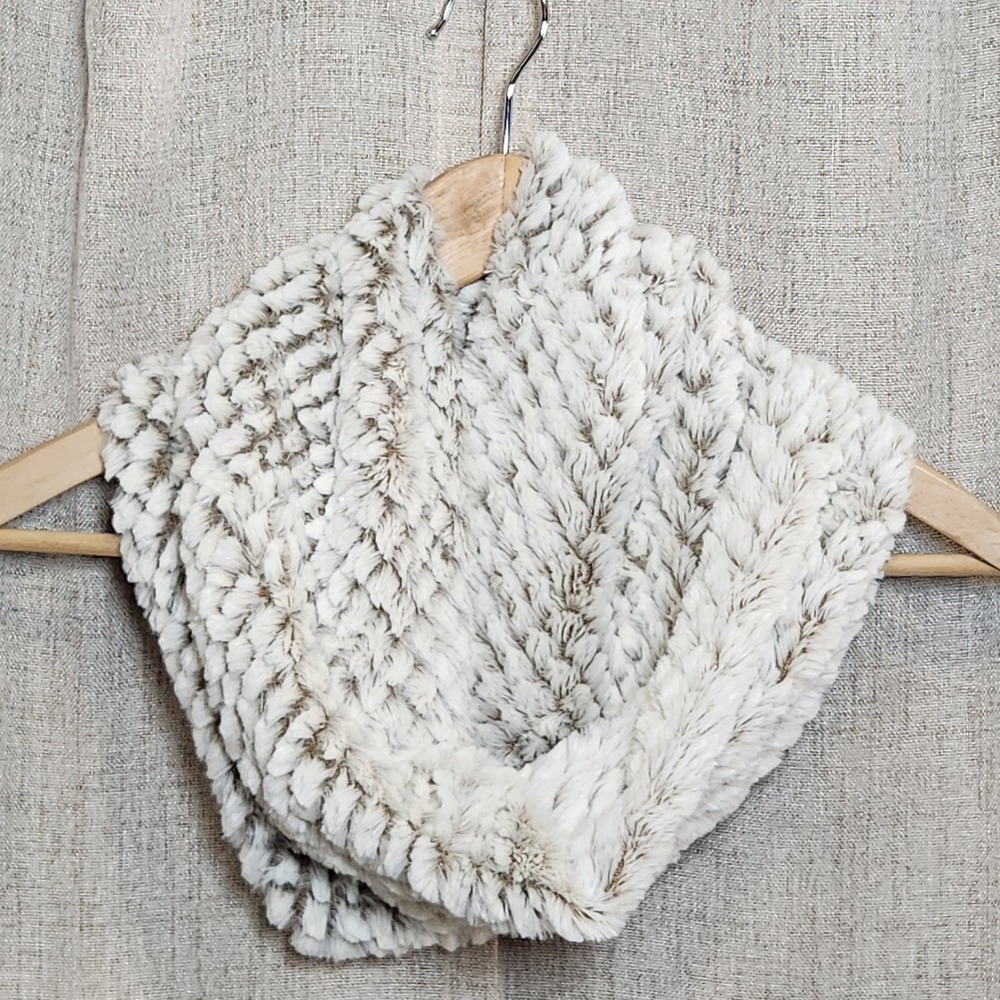 Infinity Scarf White W/Brown Soft Twisted‎ 12" x 15" Comfort Casual Plush